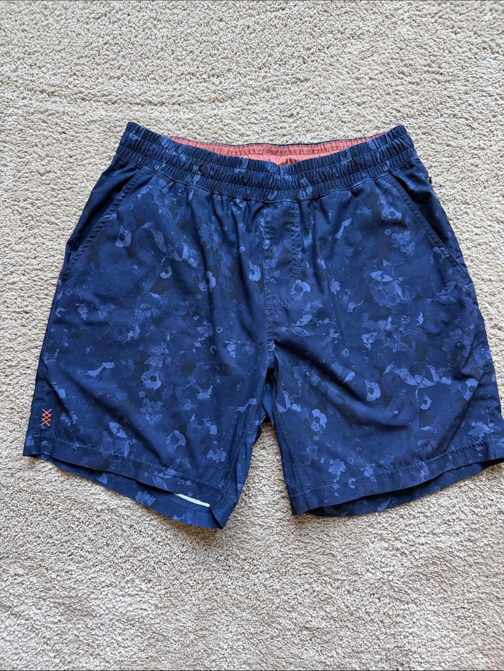 Rhone Shorts Men's Medium Blue Floral Activewear Gym Drawstring Stretch Pockets